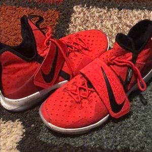 Red and black Lebron 14 men’s size 13